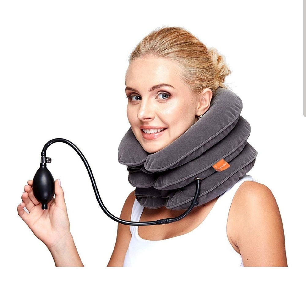 Neck traction device